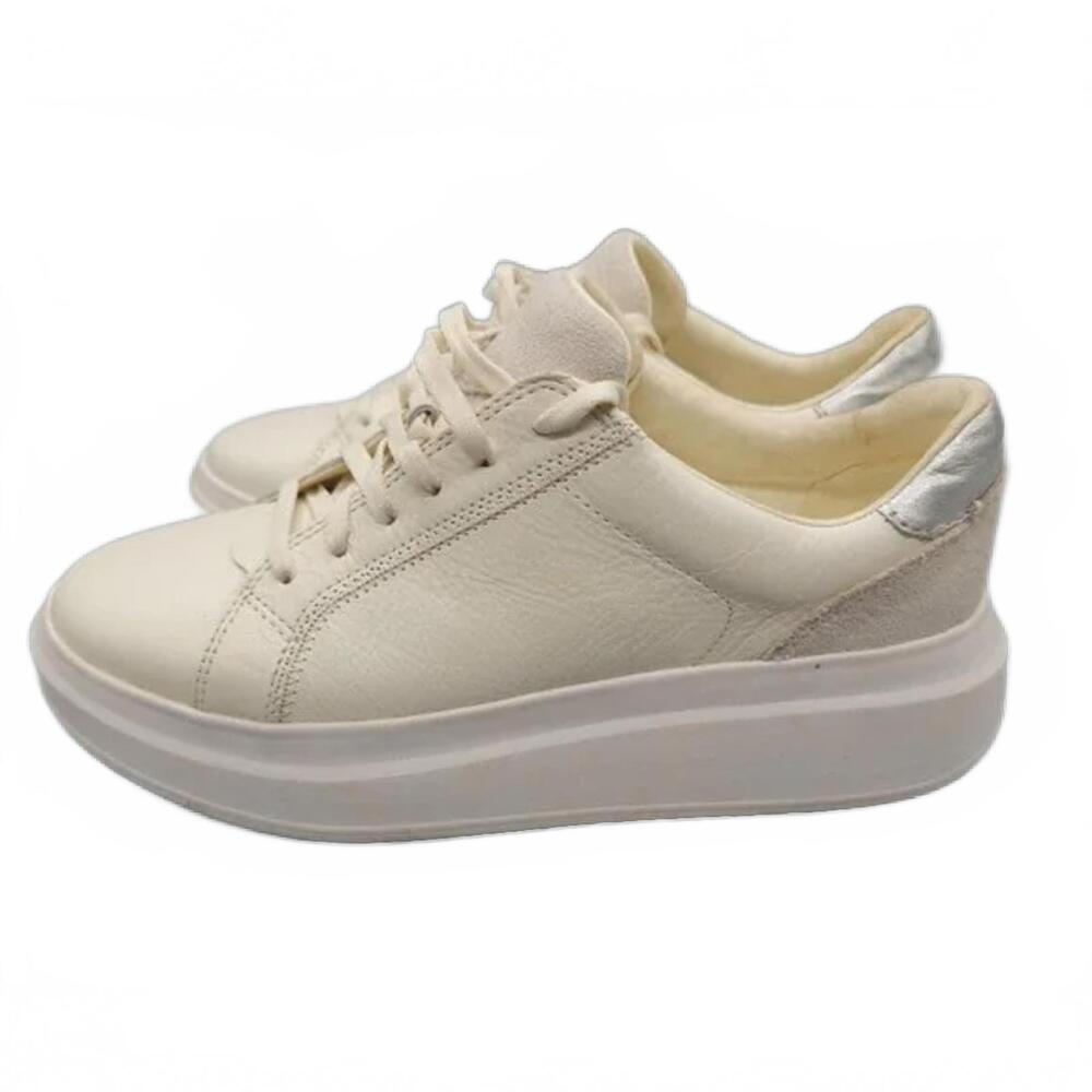 UGG Women's Sneakers in Cream and Silver